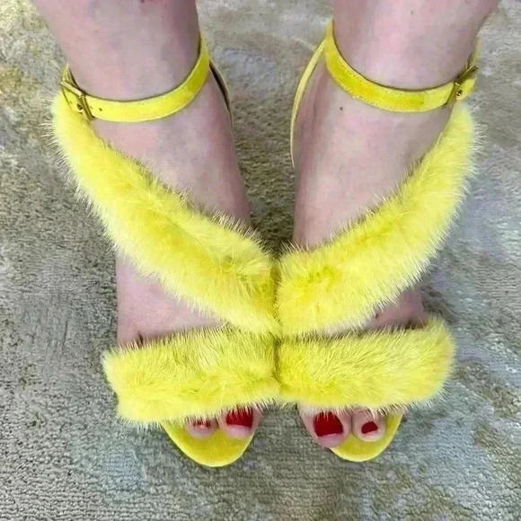 Barneys New York Yellow Leather Sandals size 42 - Picture 4 of 17